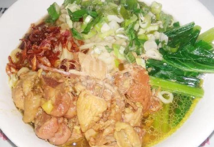 Mie Ayam Bapak Watim: Kenikmatan yang Menggigit di Setiap Suapan